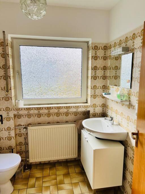 Ferienwohnung In Rheinnaehe Rheinbreitbach Bagian luar foto